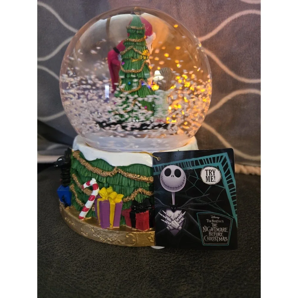 Nightmare‎ Before Christmas Light Up Musical Snomotion Waterglobe